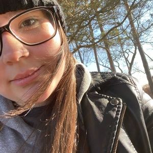 Meet your Posher, Renata